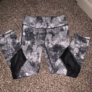 XS black and white leggings !